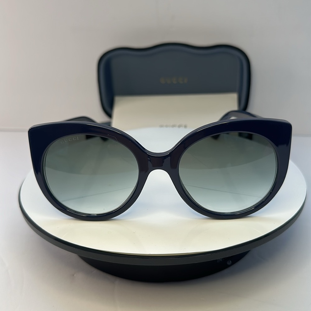 New 100% Authentic Gucci GG0325S
008 Cat eye Sunglasses - Picture 5 of 15